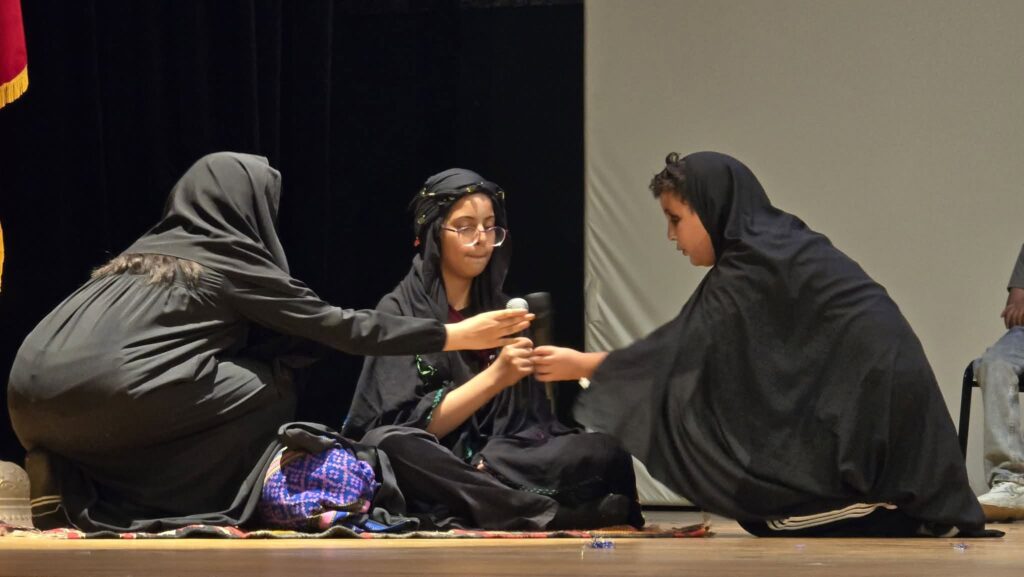 تعرف على تفاصيل حفل ختام الموسم الدراسي بمدارس الأفق الأزرق بتامسنا، وتكريم الخطاط محمد قرماد وتلاميذ المتفوقين في أجواء احتفالية مميزة.
